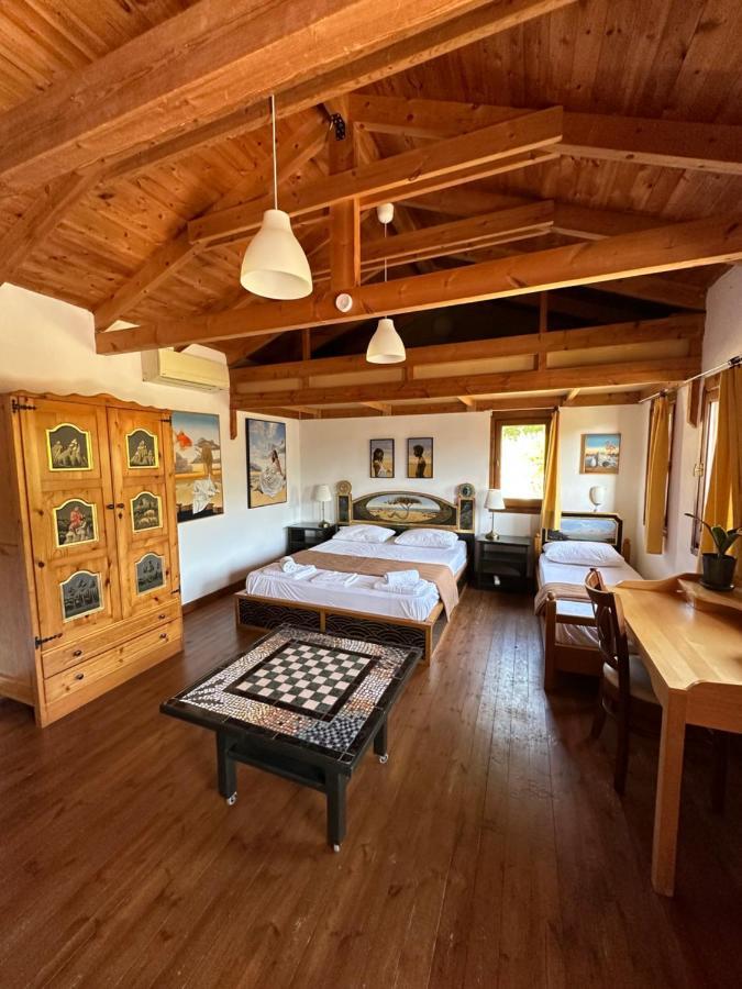 Varias Art House Kallirakhi Bagian luar foto