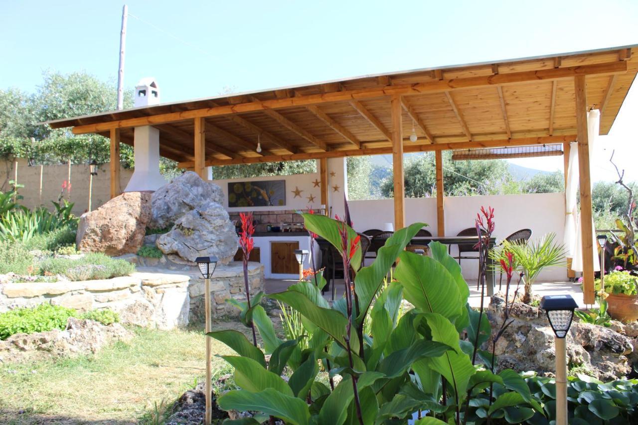 Varias Art House Kallirakhi Bagian luar foto